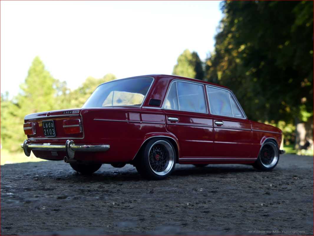 1:18 Lada 2103 / DDR Car - Red.Edition -